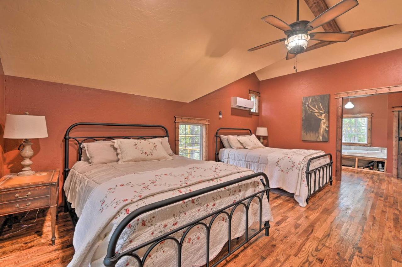 Tudor-Style Broken Bow Cottage With Hot Tub And Decks! Stephens Gap Exterior foto